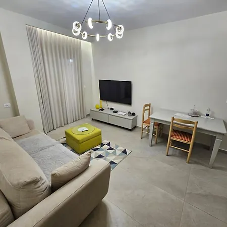 Center Rruga Bogdaneve דירה טיראנה
